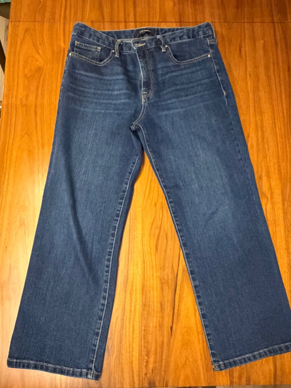 Club Monaco Women’s Dark Wash Wide Leg Crop Jeans – Size 30 (Like New) Price